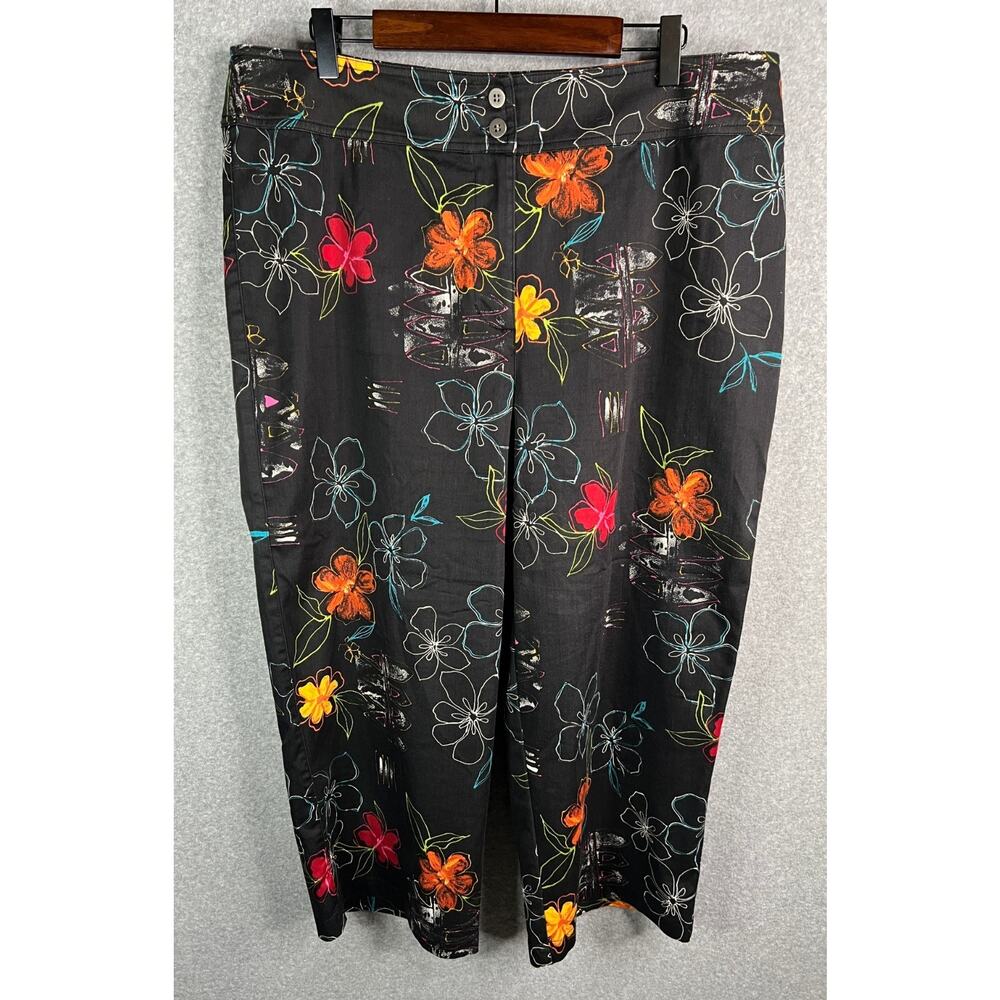 Chico’s Size 3 Black Floral Crop Pants Pull On Stretch Casual Career